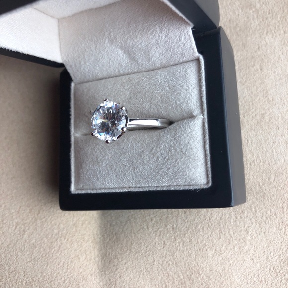 COPY - Best Valentines Gift ever, Size 8, Engagem… - Picture 4 of 8